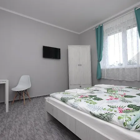 גיולה Happy Moments Apartman מראה חיצוני תמונה